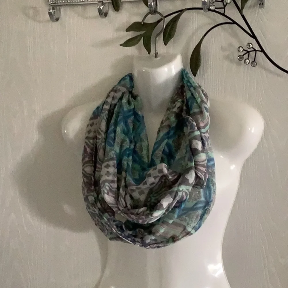 Infinity scarf blue pink turquoise and gray one size 100% polyester versatile